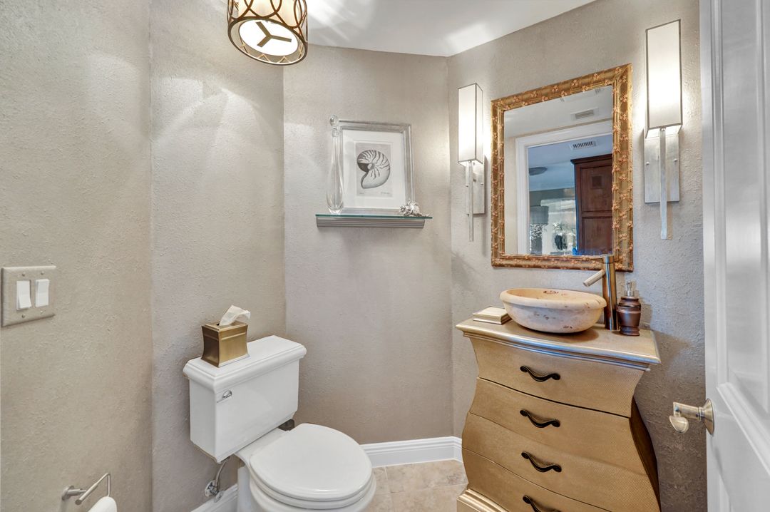 285 Grande Way #903, Naples, FL 34110