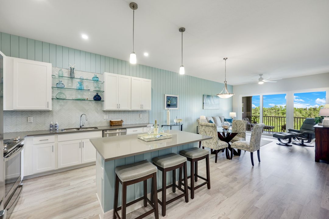 164 Indies Dr E #203, Naples, FL 34114