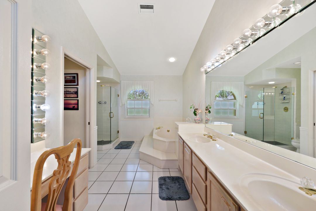 242 Via Perignon, Naples, FL 34119