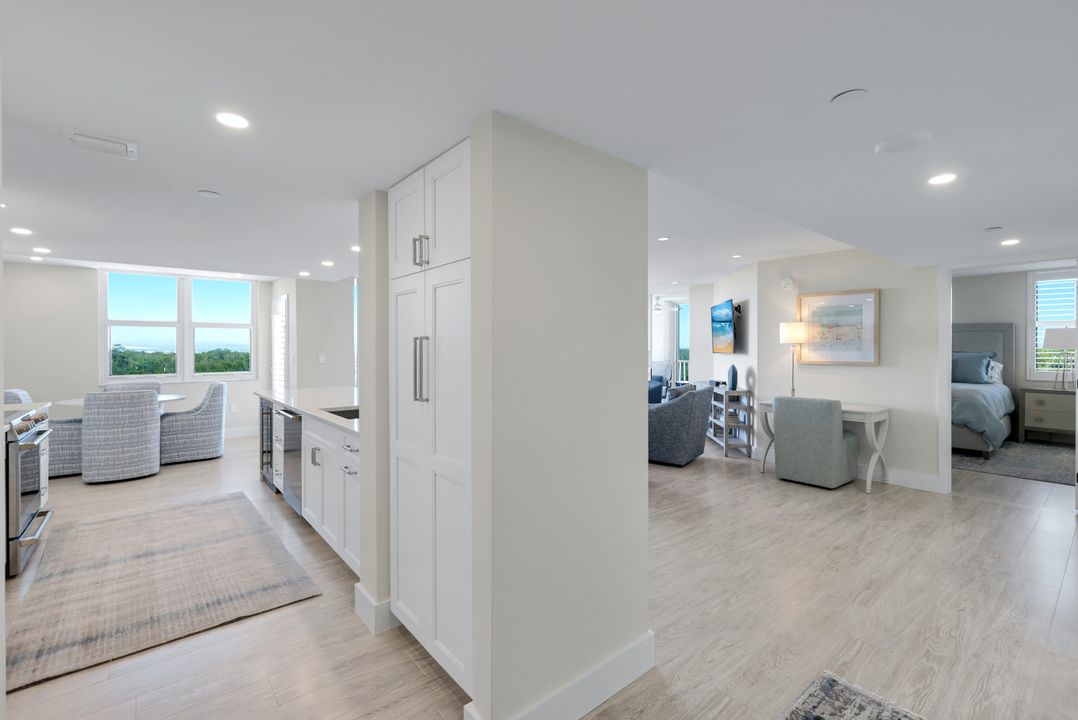 6101 Pelican Bay Blvd  #305, Naples, FL 34108