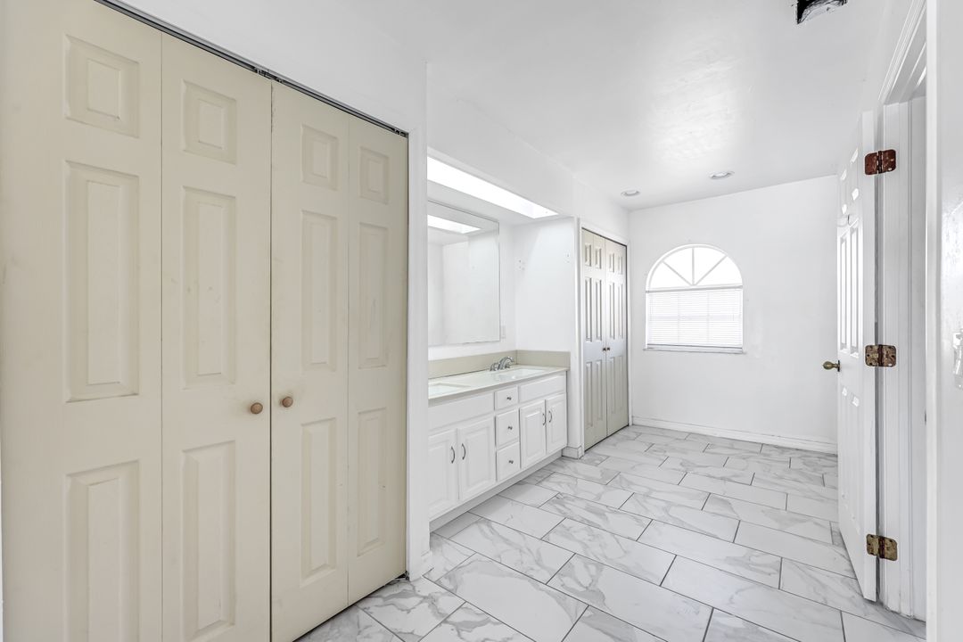 811 Jefferson Ave, Lehigh Acres, FL 33936