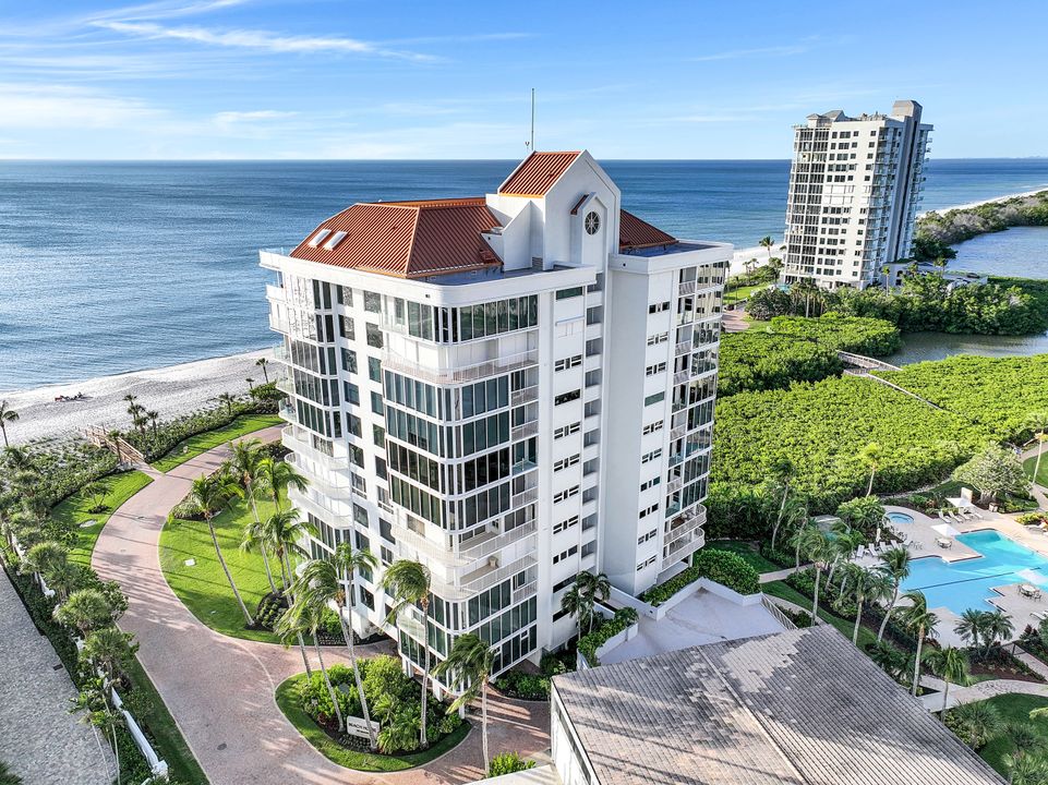 20 Seagate Dr #202, Naples, FL 34103