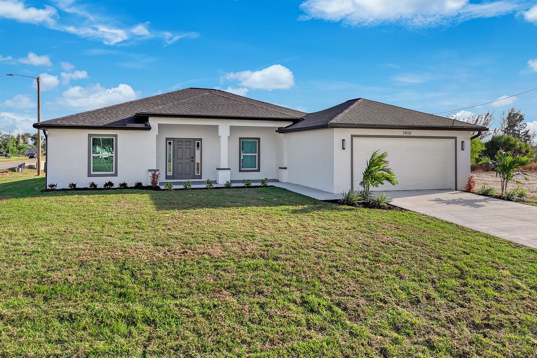 1910 NE 42nd Terrace, Cape Coral, FL 33909