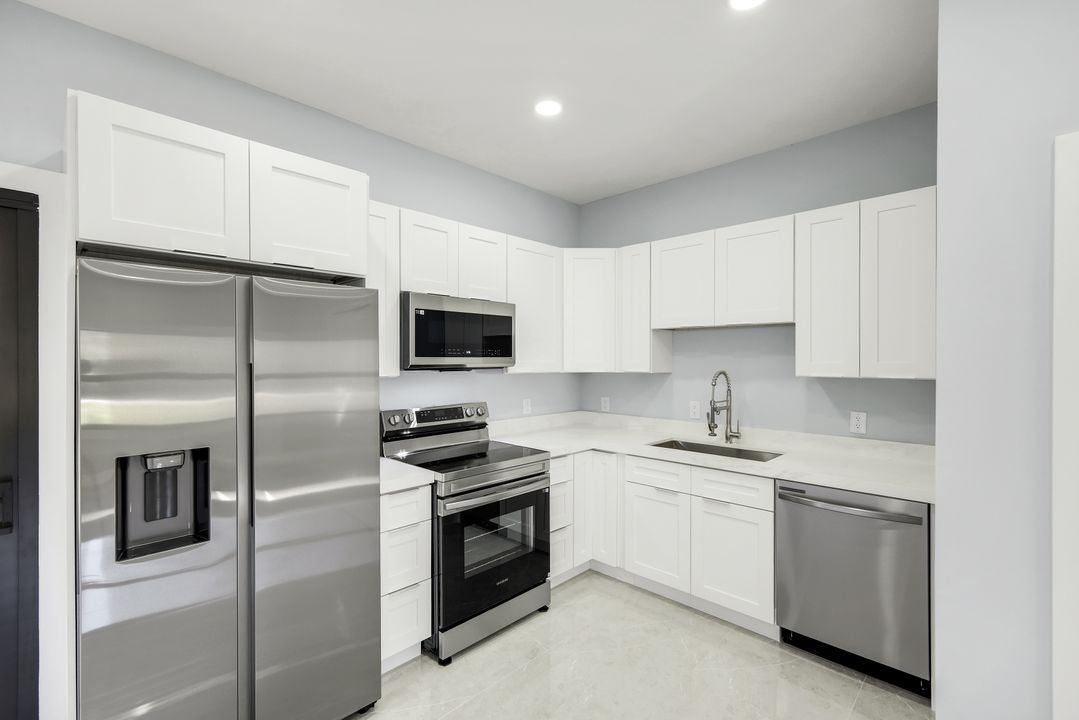 2677 62nd Avenue NE, Naples, FL 34120