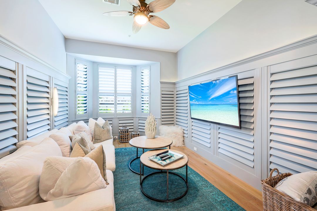 510 2nd St S, Naples, FL 34102