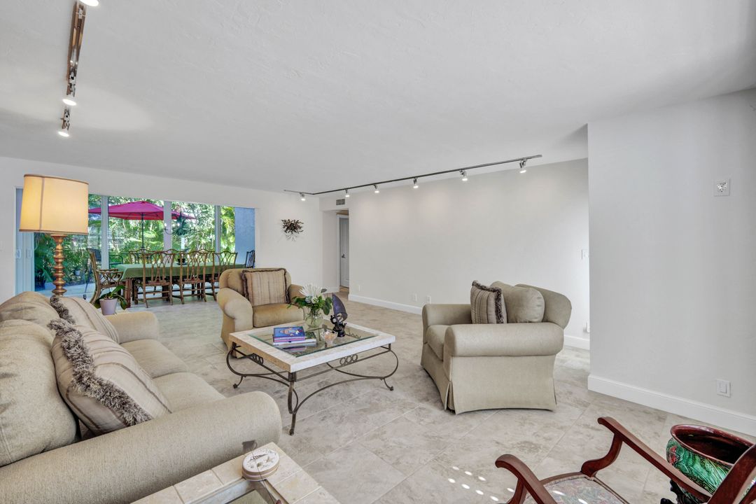 4772 West Blvd #E-102, Naples, FL 34103