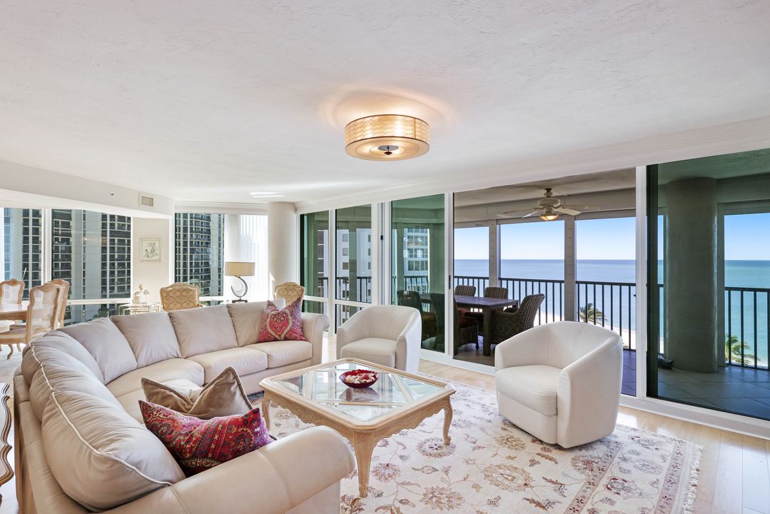 4651 Gulf Shore Blvd N #701, Naples, FL 34103