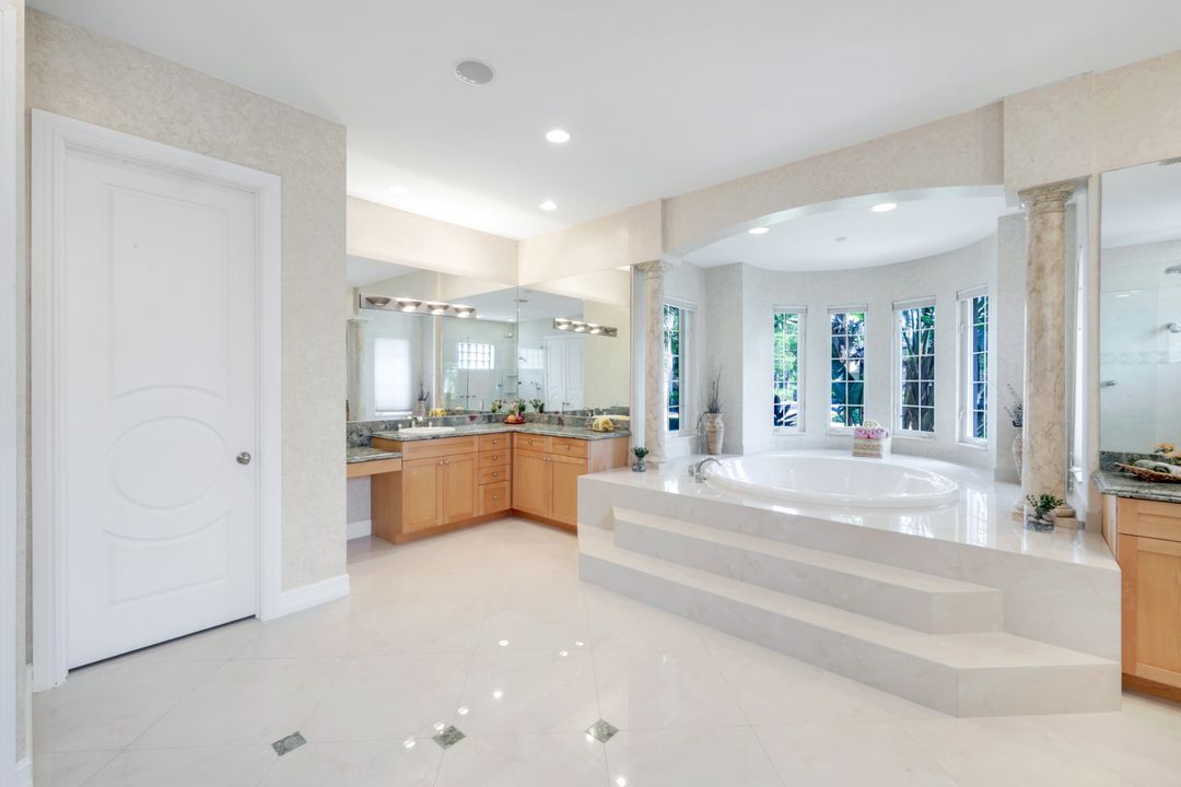 1658 McIlvaine Ct, Marco Island, FL 34145