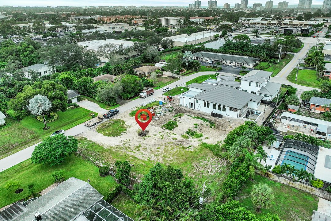 1081 Morningside Dr, Naples, FL 34103