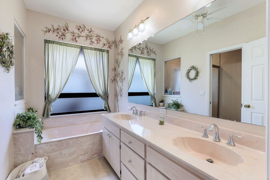 4702 SW 25th Ct, Cape Coral, FL 33914