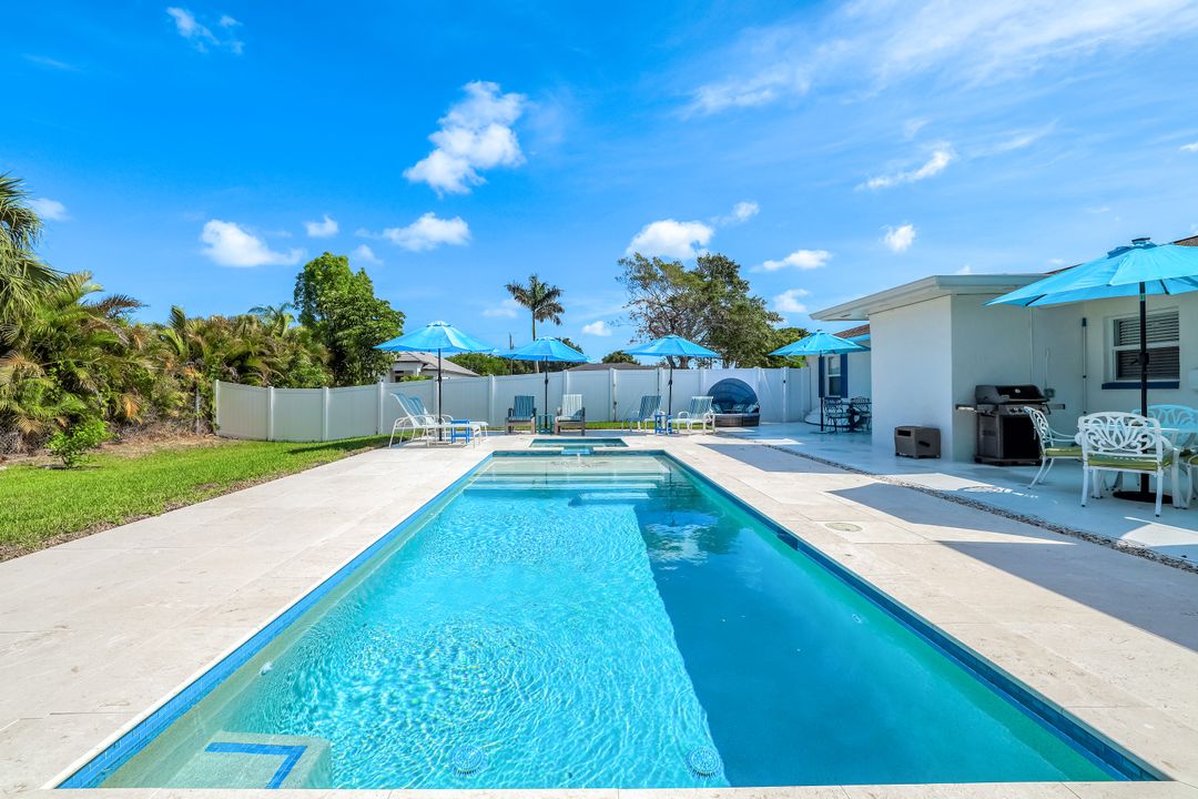 10095 7th St N #3, Naples, FL 34108