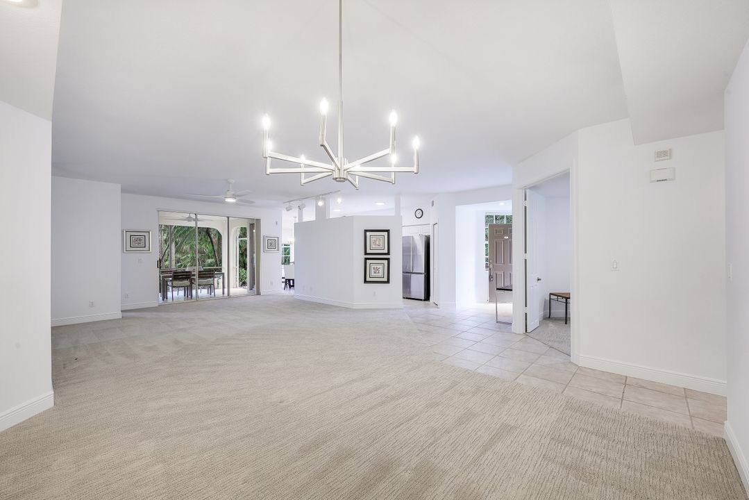 515 Laguna Royale Blvd  #102, Naples, FL 34119