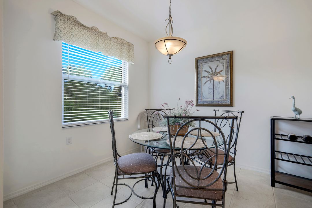 3425 Laurelgreens Ln S #203, Naples, FL 34119