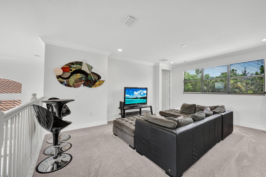 13750 Callisto Ave, Naples, FL 34109