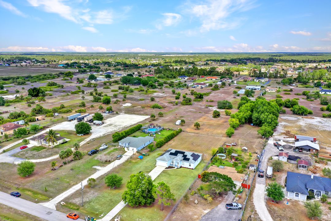 2525 39th Ave NE, Naples, FL 34120