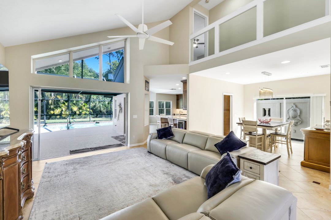 547 Cormorant Cove, Naples, FL 34113