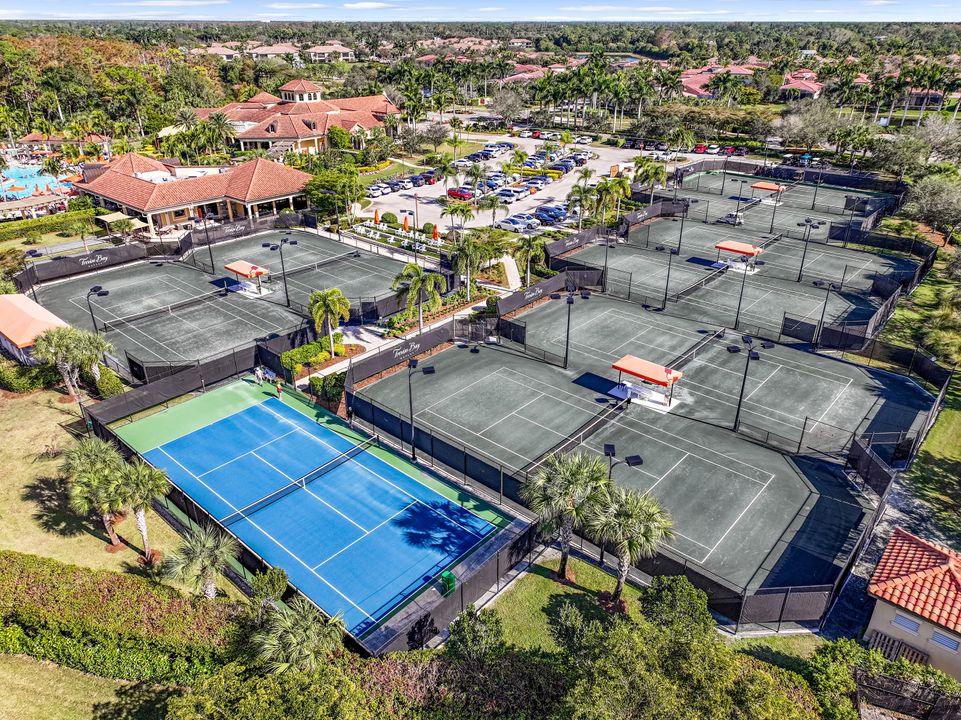 9828 Venezia Cir #1124, Naples, FL 34113