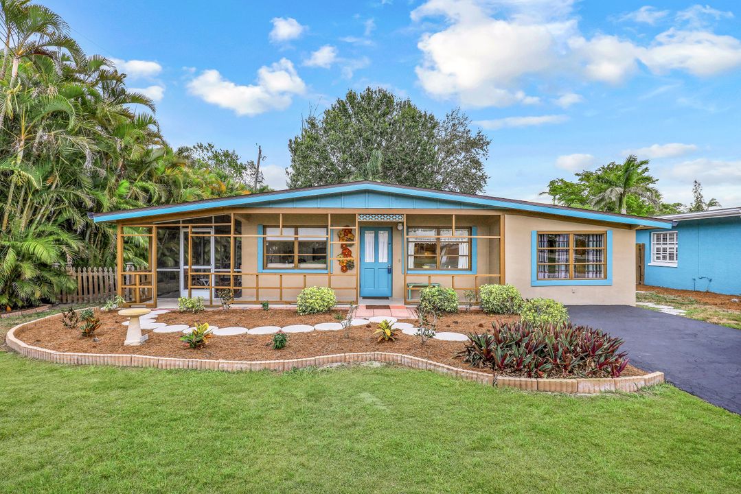 3758 12th St N, Naples, FL 34103