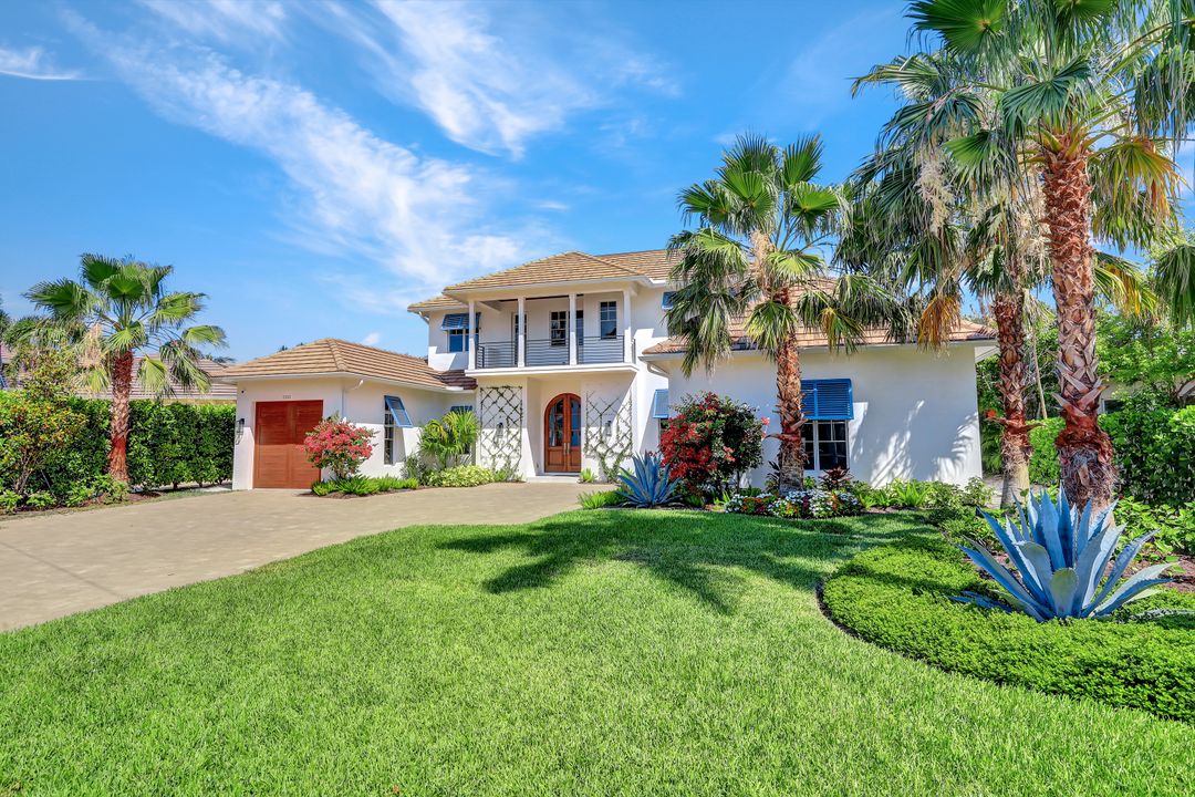 1501 Bluefin Ct, Naples, FL 34102