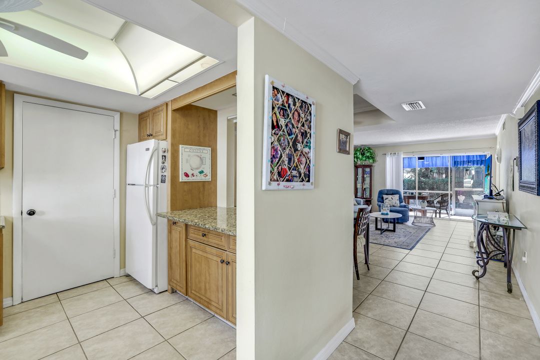 12 Watercolor Cir #12, Naples, FL 34113