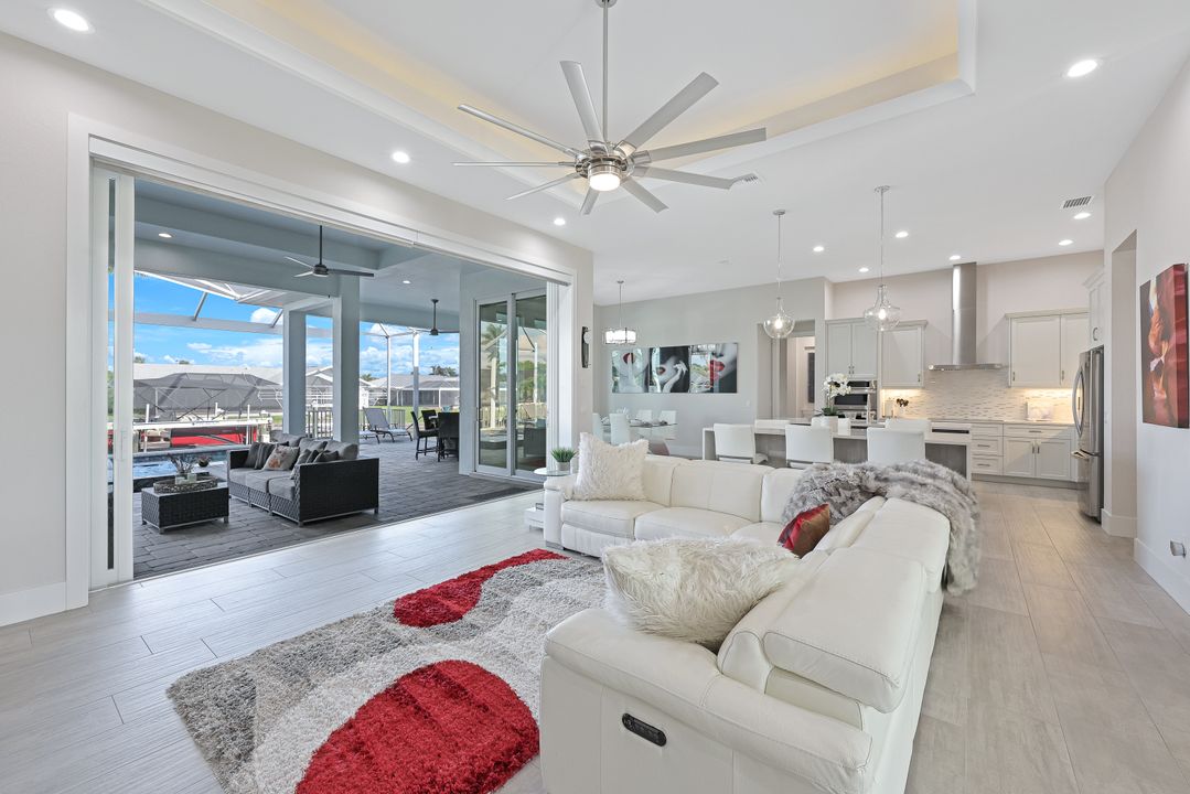 5317 SW 8th Pl, Cape Coral, FL 33914