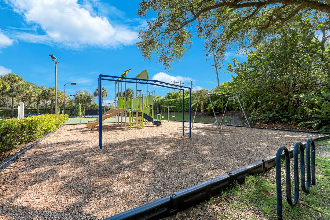 7720 Gardner Dr  #201, Naples, FL 34109
