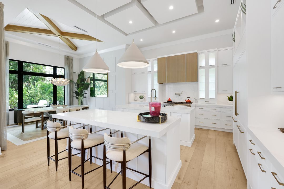 767 Park Shore Dr, Naples, FL 34103