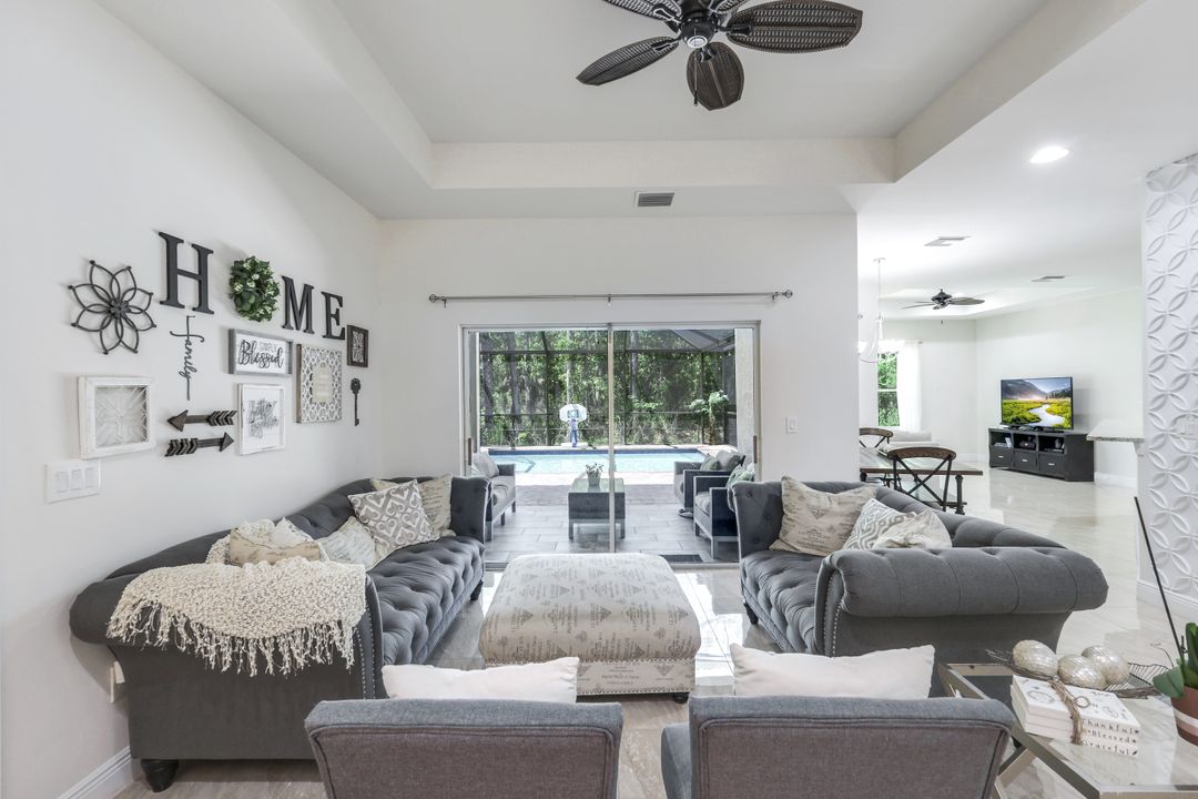 575 12th Ave NW, Naples, FL 34120