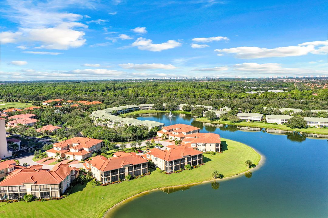 608 El Camino Real  #202, Naples, FL 34119