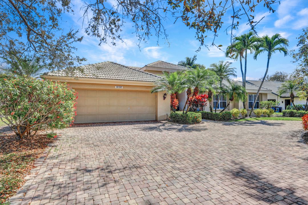 28385 Sombrero Dr, Bonita Springs, FL 34135