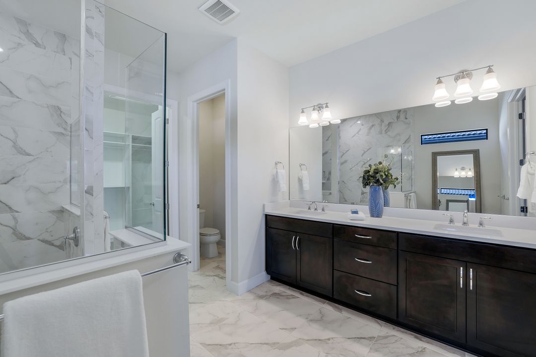 9493 Night Heron Ln, Naples, FL 34120