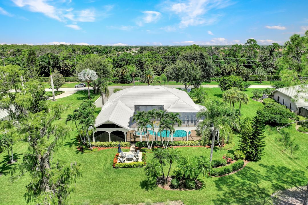 4624 Pond Apple Dr N, Naples, FL 34119