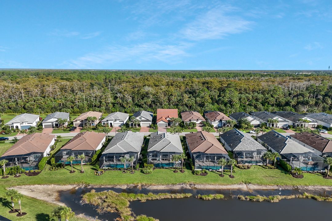 9815 Everglades Dr, Naples, FL 34120