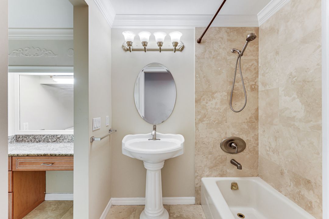 7756 Gardner Dr, Naples, FL 34109