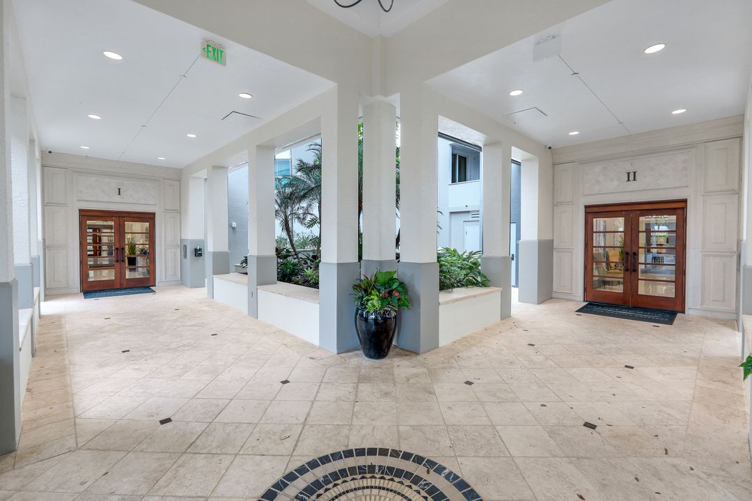 295 Grande Way #T03, Naples, FL 34110