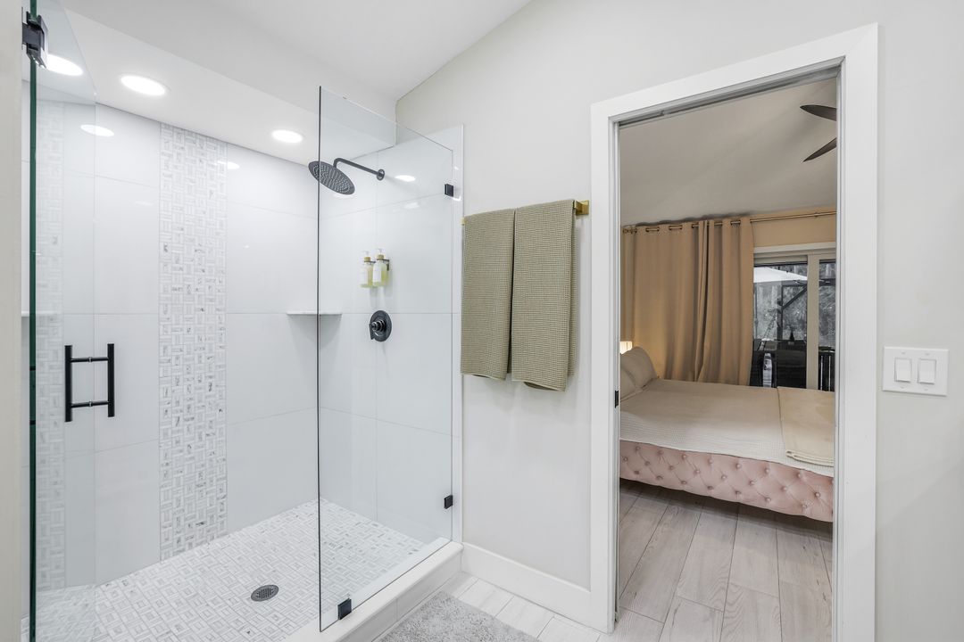 6641 Golden Gate Pkwy, Naples, FL 34105