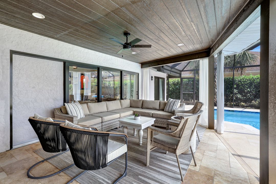 348 Country Club Ln, Naples, FL 34110