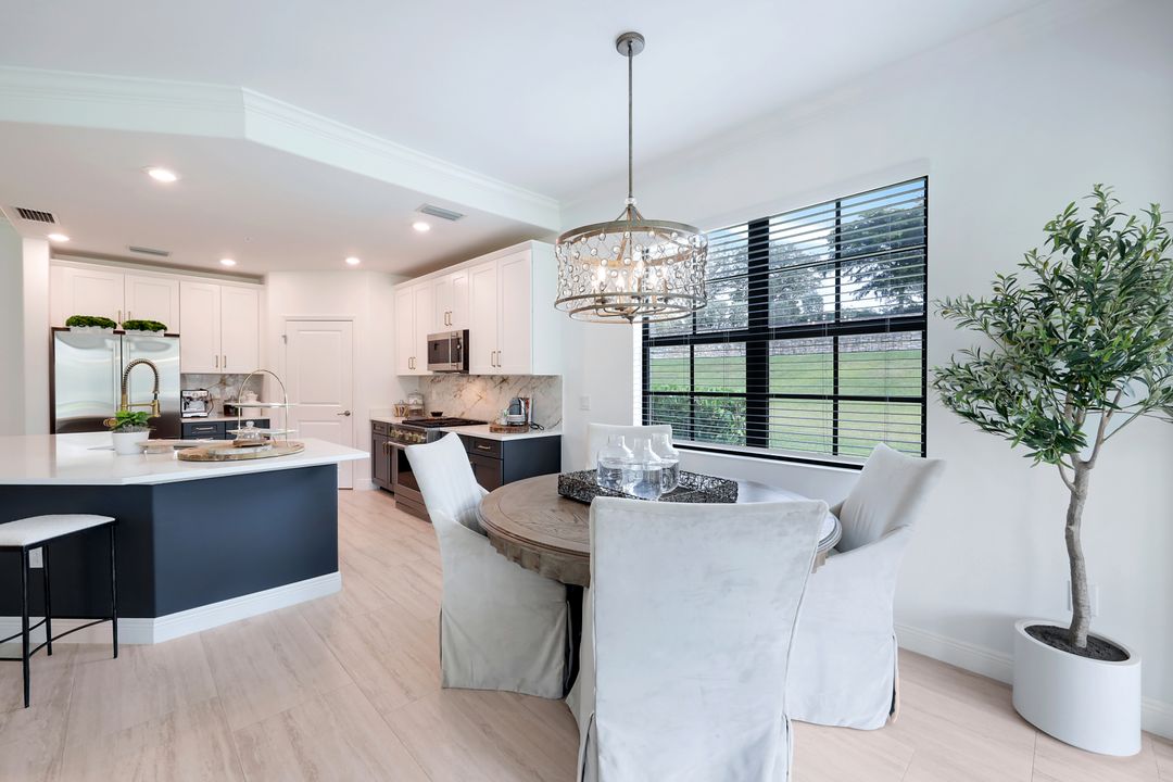 16348 Viansa Wy, Naples, FL 34110
