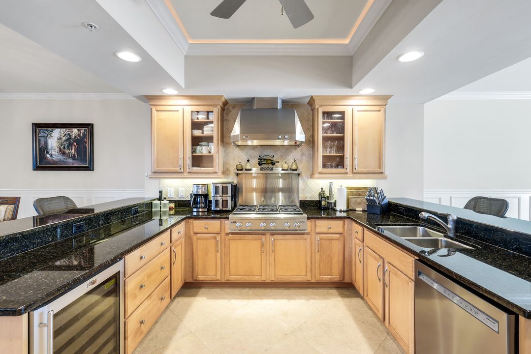 265 Indies Way #302, Naples, FL 34110