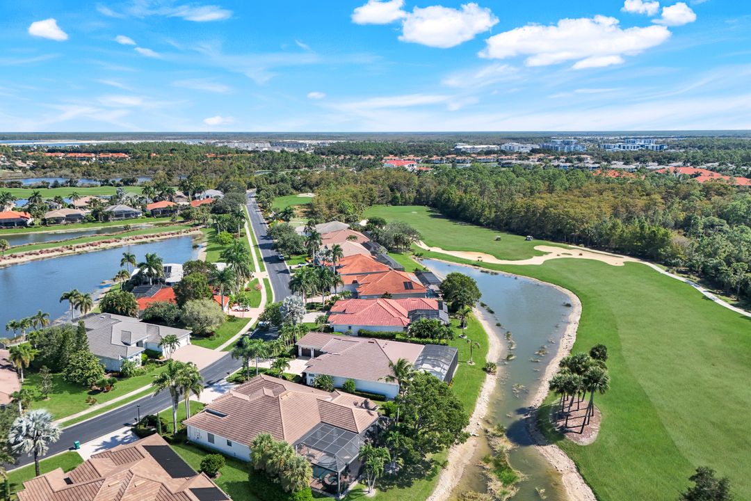 5092 Cerromar Dr, Naples, FL 34112