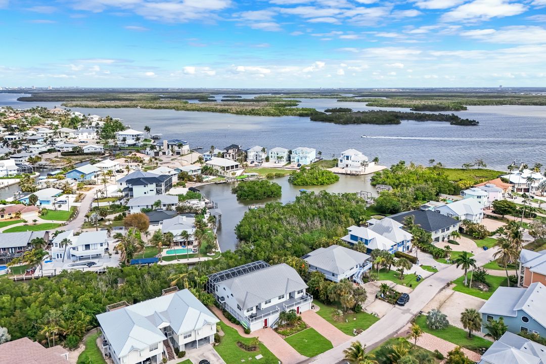 21580 Indian Bayou Dr, Fort Myers Beach, FL 33931