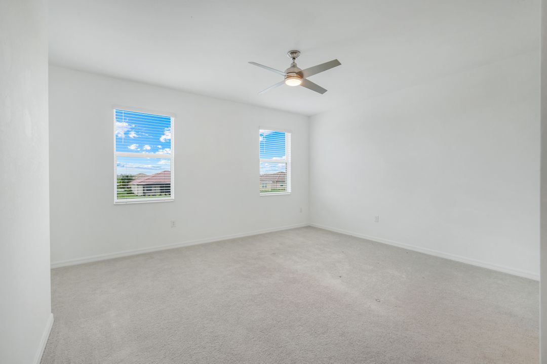 2858 Blossom Wy, Naples, FL 34120