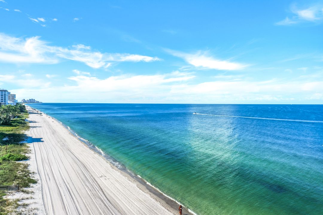 9811 Gulf Shore Dr #203, Naples, FL 34108