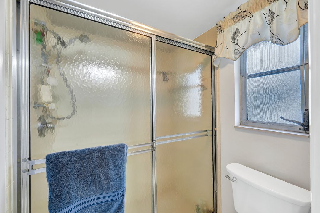 701 SW 52nd St, Cape Coral, FL 33914