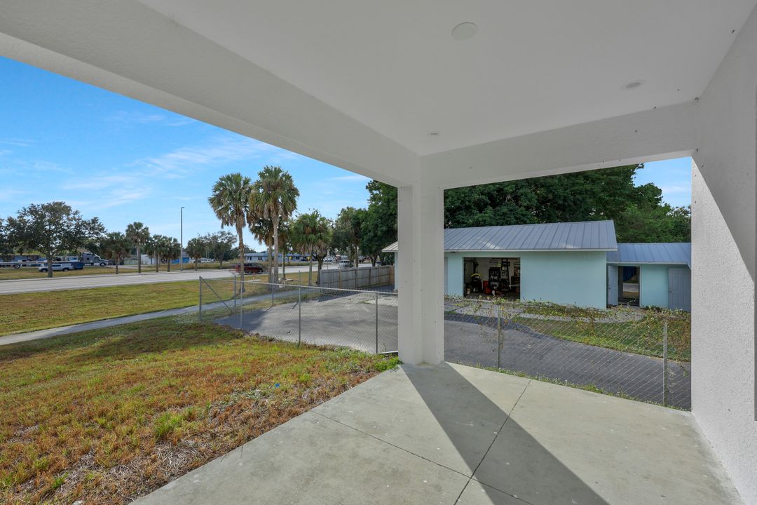 125 Holland St, North Fort Myers, FL 33917