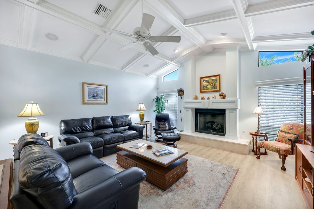 1933 Empress Ct, Naples, FL 34110