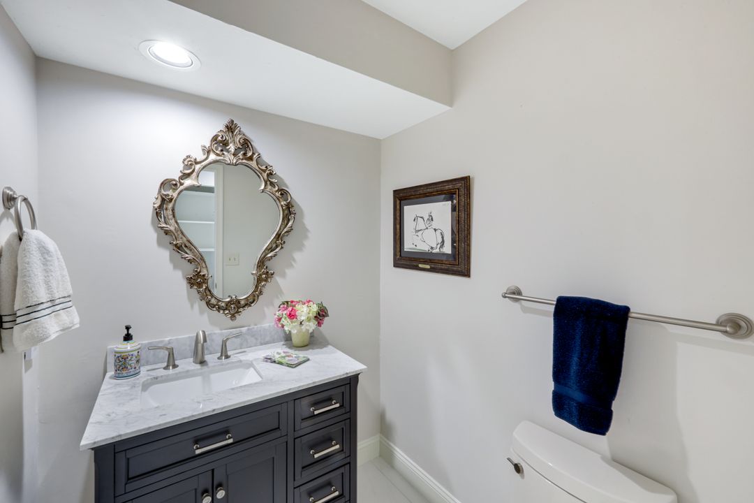 370 Edgemere Way N, Naples, FL 34105