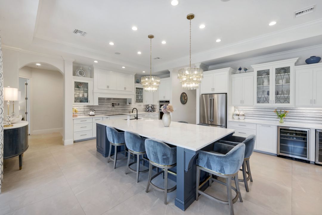 450 Pepperwood Ct, Marco Island, FL 34145