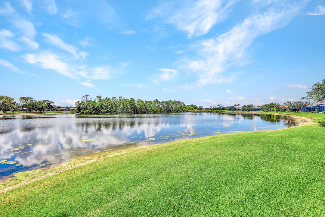 6172 Dogleg Dr, Naples, FL 34113