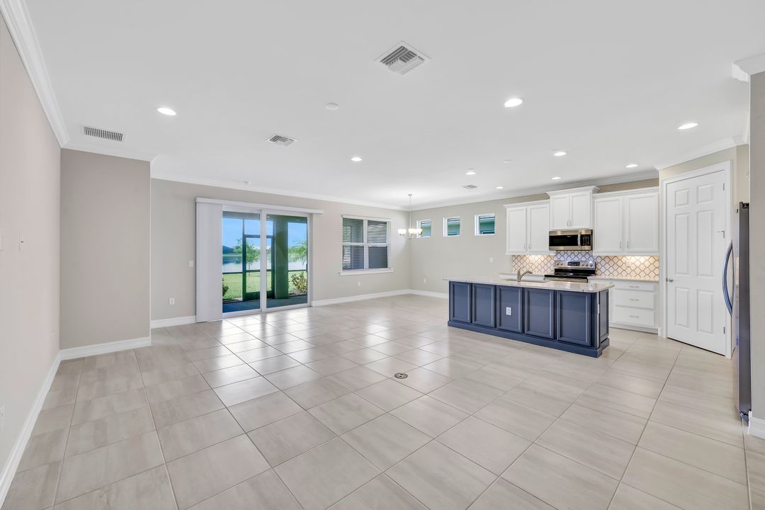 14704 Kelson Cir, Naples, FL 34114